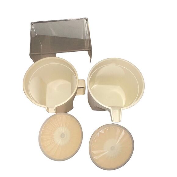 VINTAGE TUPPERWARE CREAMER #1414-5 & SUGAR #1415-6, BEIGE W/HARVEST GOLD LIDS! - Picture 4 of 9